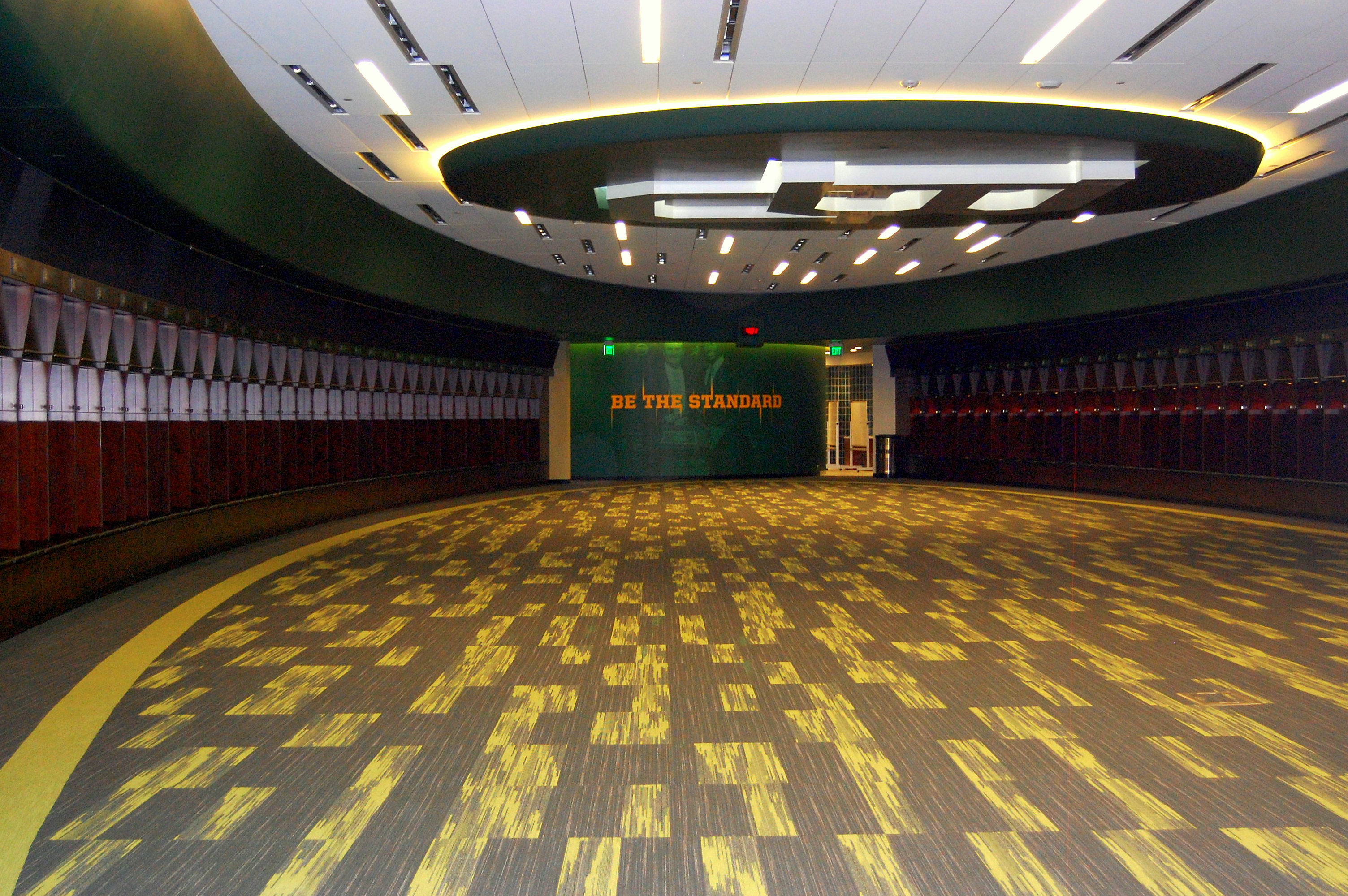 Baylor_McLane_Stadium_Locker_Room.JPG